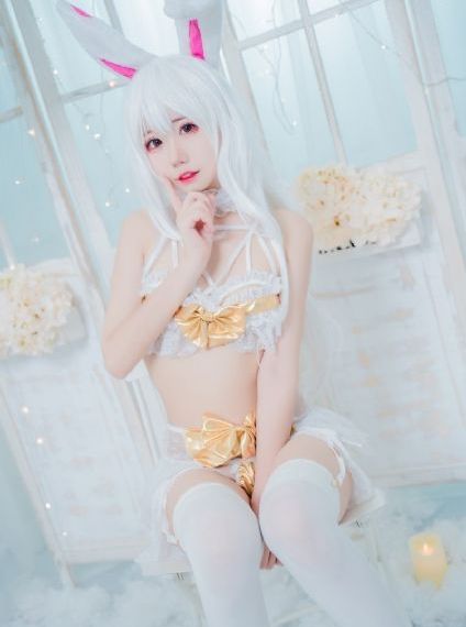 美女脱了内裤露出尿囗摸_1080HD在线观看
